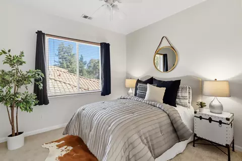 Bedroom - 1527 Rio Grande St, Davis, CA 95616 photo 4 of 7