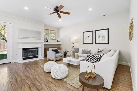 Living - 1527 Rio Grande St, Davis, CA 95616 photo 4 of 6