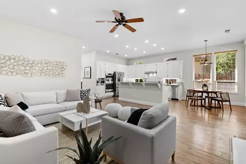 Living - 1527 Rio Grande St, Davis, CA 95616 photo 6 of 6