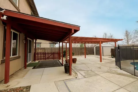 Exterior - 407 Northampton Way, Newman, CA 95360 photo 6 of 18