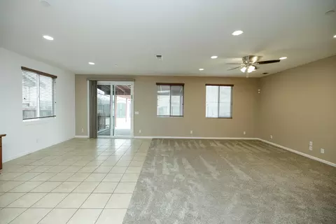 Living - 407 Northampton Way, Newman, CA 95360 photo 2 of 10