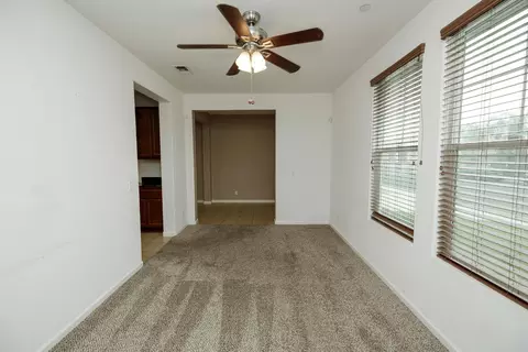 Living - 407 Northampton Way, Newman, CA 95360 photo 10 of 10