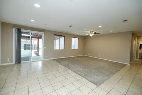 Living - 407 Northampton Way, Newman, CA 95360 photo 7 of 10