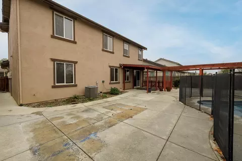 Exterior - 407 Northampton Way, Newman, CA 95360 photo 12 of 18