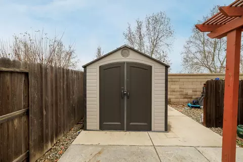 Exterior - 407 Northampton Way, Newman, CA 95360 photo 16 of 18
