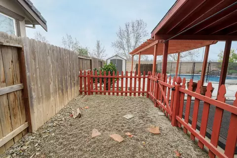 Exterior - 407 Northampton Way, Newman, CA 95360 photo 8 of 18