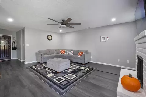 Entry Way - 1225 Butte, Turlock, CA 95380 photo 2 of 4