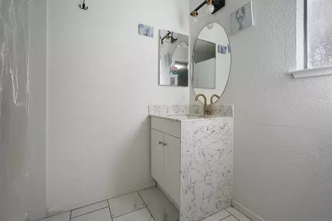 Bath - 1225 Butte, Turlock, CA 95380 photo 2 of 2