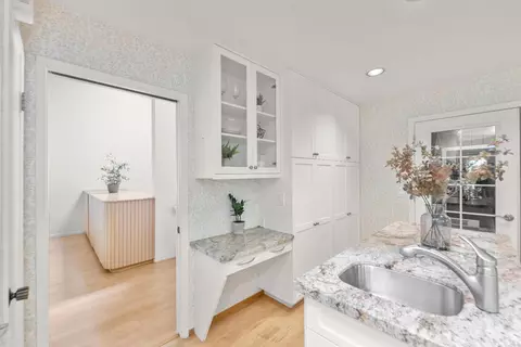 Entry Way - 76 Riverknoll Pl, Carmichael, CA 95608 photo 9 of 13