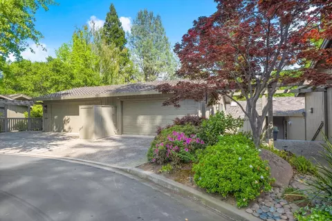 Exterior - 76 Riverknoll Pl, Carmichael, CA 95608 photo 2 of 14