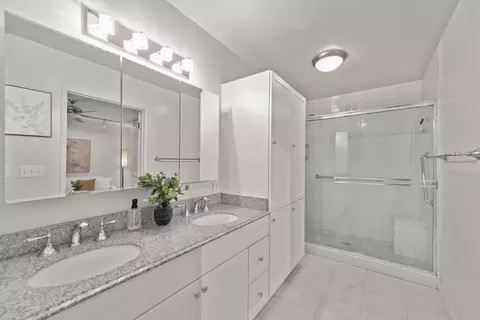 Bath - 76 Riverknoll Pl, Carmichael, CA 95608 photo 3 of 10