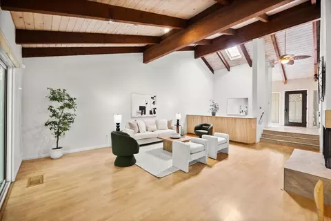 Living - 76 Riverknoll Pl, Carmichael, CA 95608 photo 3 of 9