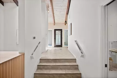 Entry Way - 76 Riverknoll Pl, Carmichael, CA 95608 photo 4 of 13
