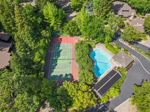 View/Area - 76 Riverknoll Pl, Carmichael, CA 95608 photo 2 of 9