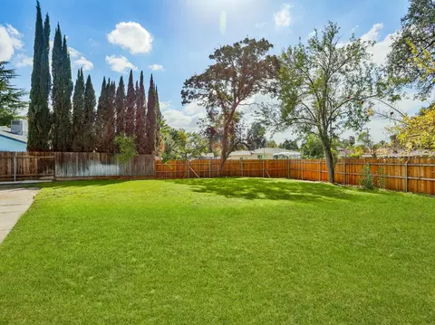 Exterior - 2919 Easy Way, Carmichael, CA 95608 photo 4 of 6