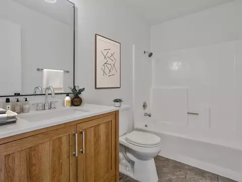 Bath - 2919 Easy Way, Carmichael, CA 95608 photo 1 of 2