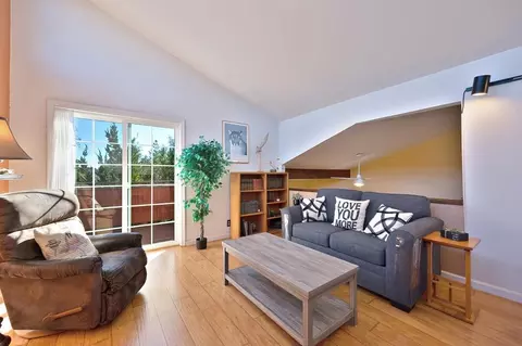 197 Blackberry Ct #10, Auburn, CA 95603