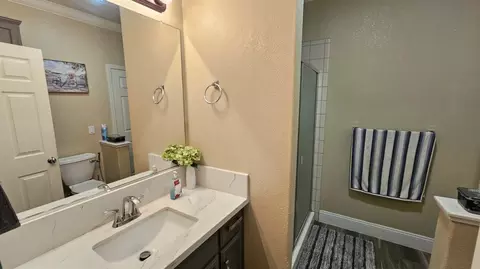 Bath - 3703 Brookstone Dr, Turlock, CA 95382 photo 1 of 5