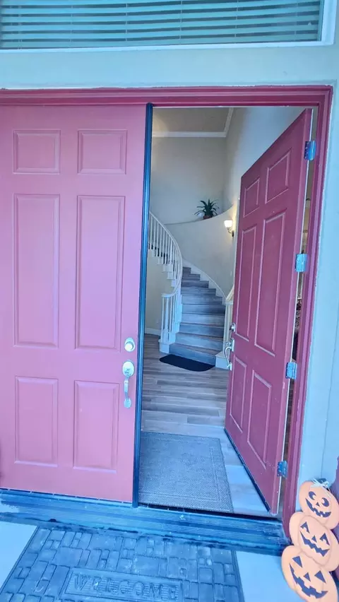 Entry Way - 3703 Brookstone Dr, Turlock, CA 95382 photo 1 of 6