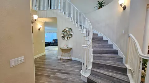 Entry Way - 3703 Brookstone Dr, Turlock, CA 95382 photo 3 of 6
