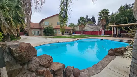 Exterior - 3703 Brookstone Dr, Turlock, CA 95382 photo 10 of 12