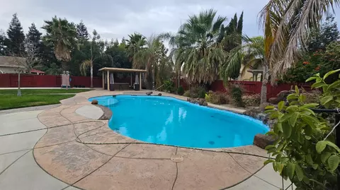 Exterior - 3703 Brookstone Dr, Turlock, CA 95382 photo 7 of 12