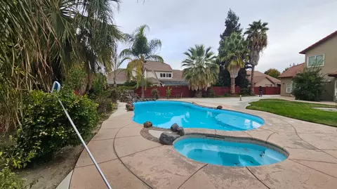 Exterior - 3703 Brookstone Dr, Turlock, CA 95382 photo 9 of 12