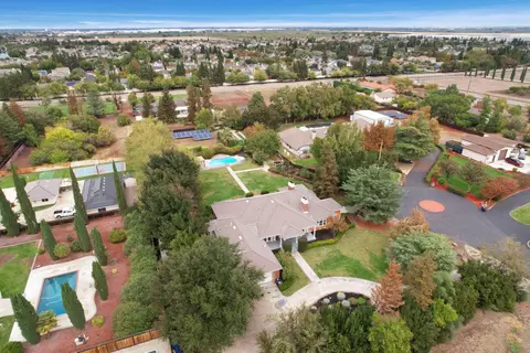 View/Area - 8336 Park Pl, Tracy, CA 95304 photo 3 of 20