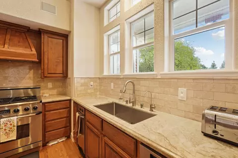 Kitchen - 8336 Park Pl, Tracy, CA 95304 photo 4 of 6