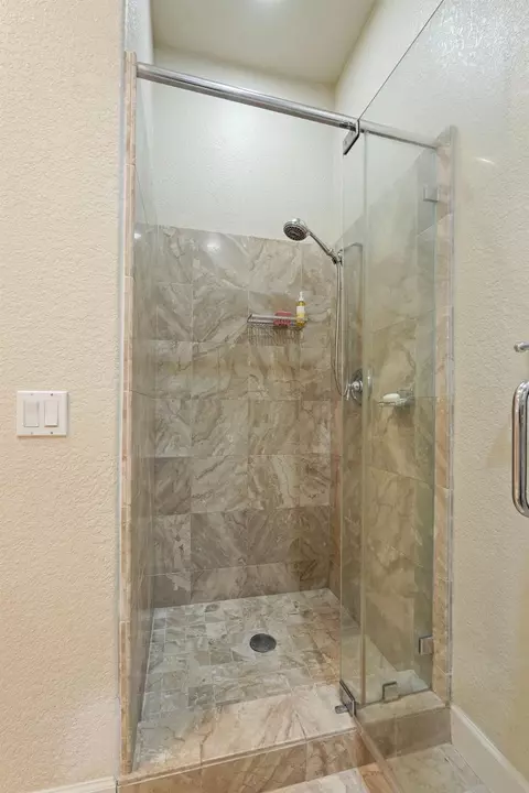 Bath - 8336 Park Pl, Tracy, CA 95304 photo 3 of 6