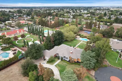 View/Area - 8336 Park Pl, Tracy, CA 95304 photo 2 of 20