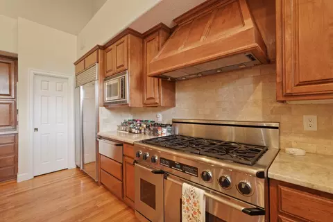 Kitchen - 8336 Park Pl, Tracy, CA 95304 photo 1 of 6