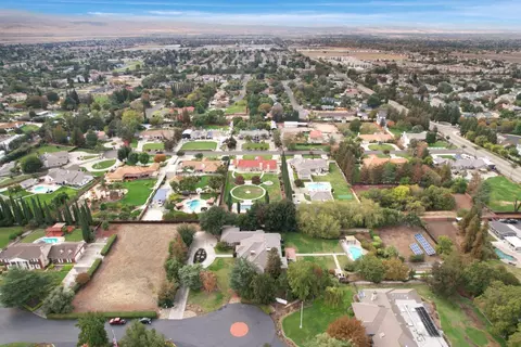 View/Area - 8336 Park Pl, Tracy, CA 95304 photo 15 of 20