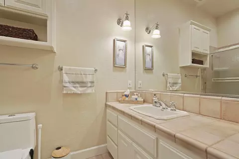 Bath - 8336 Park Pl, Tracy, CA 95304 photo 4 of 6