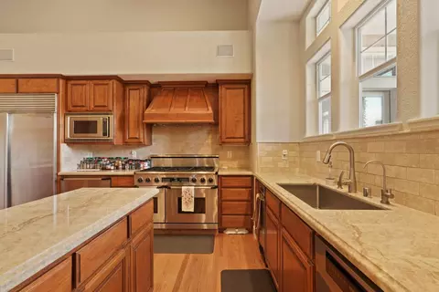 Kitchen - 8336 Park Pl, Tracy, CA 95304 photo 3 of 6