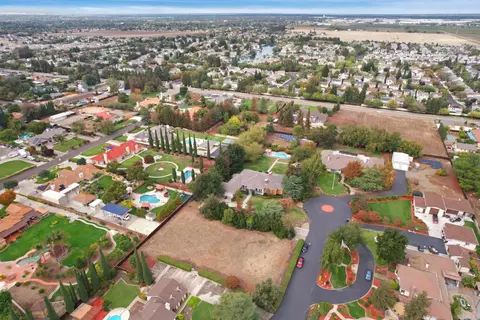View/Area - 8336 Park Pl, Tracy, CA 95304 photo 14 of 20