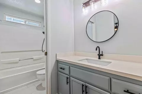 Bath - 5005 Durley Dr, Salida, CA 95368 photo 2 of 2