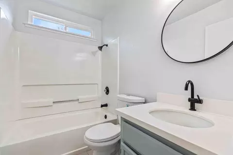 Bath - 5005 Durley Dr, Salida, CA 95368 photo 1 of 2