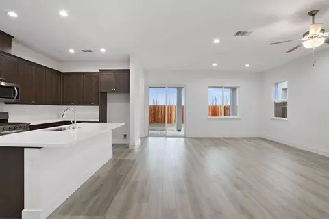 2214 Paramount Ln, Manteca, CA 95337 photo 6