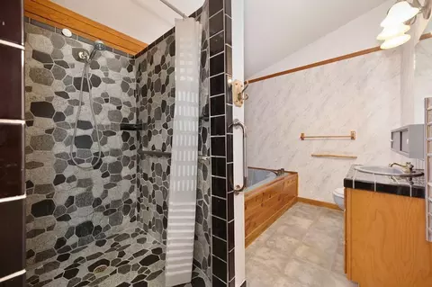 Bath - 700 Lovers Leap Rd, Alta, CA 95701 photo 3 of 4