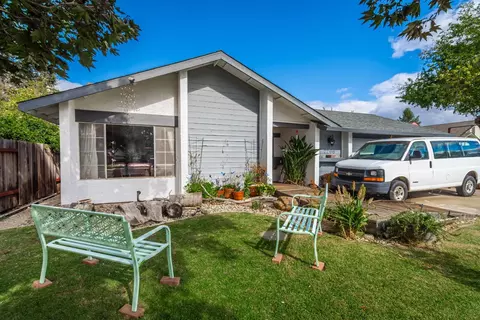 2266 River Trails Cir, Rancho Cordova, CA 95670