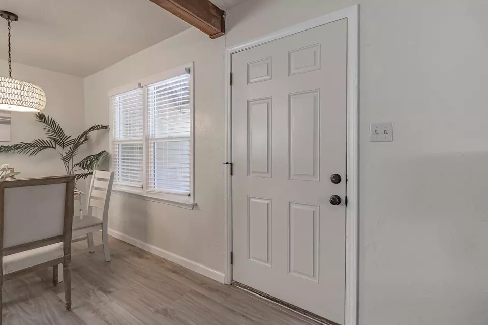 Entry Way - 1930 Wall St, Tracy, CA 95376 photo 1 of 3