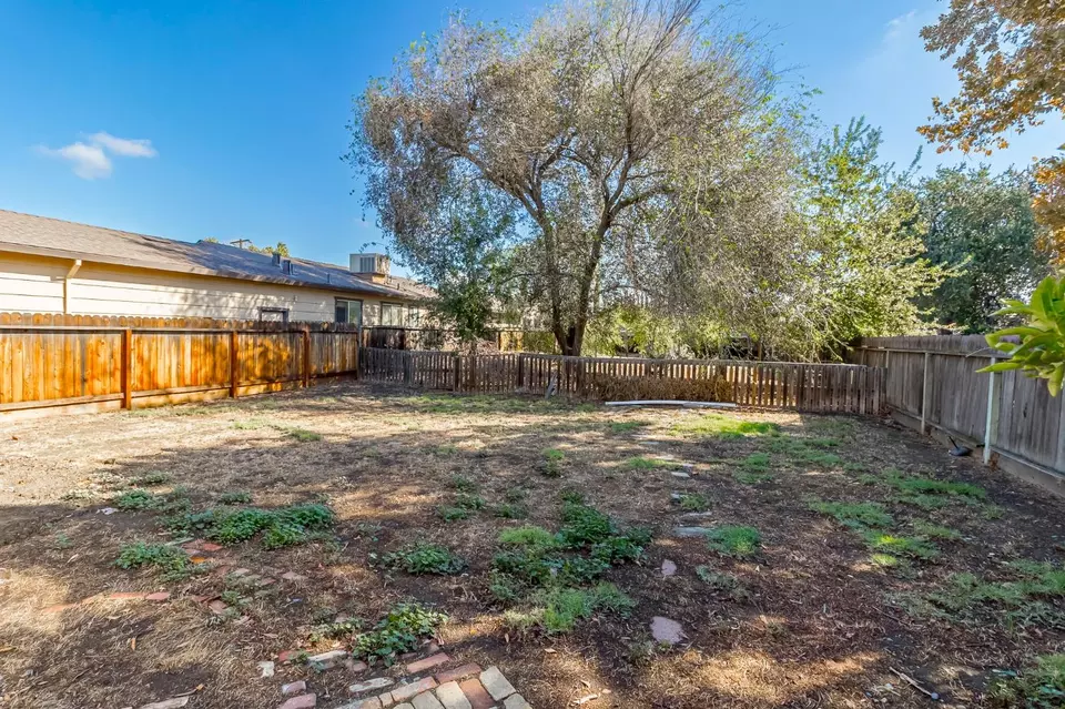 Exterior - 1930 Wall St, Tracy, CA 95376 photo 4 of 7