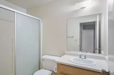 Bath - 3010 Andre Ln, Turlock, CA 95382 photo 3 of 3