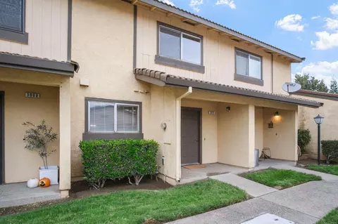 Exterior - 3010 Andre Ln, Turlock, CA 95382 photo 2 of 6