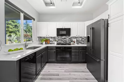 Kitchen - 248 Saddlehorn Loop, Lincoln, CA 95648 photo 1 of 2