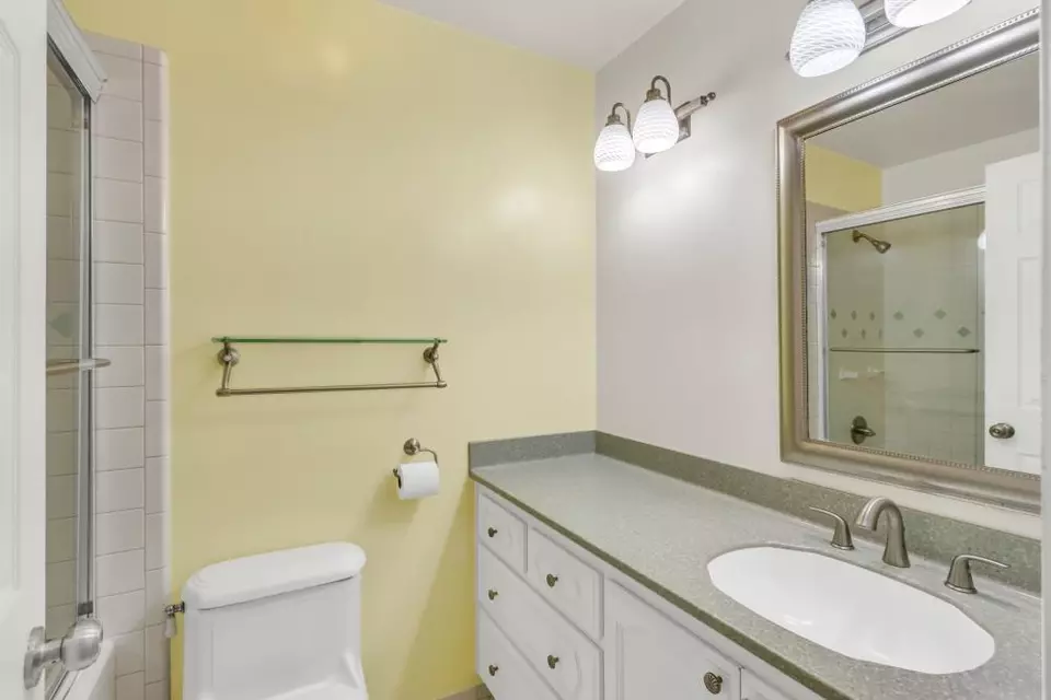 Bath - 8437 Cortadera Dr, Orangevale, CA 95662 photo 2 of 3