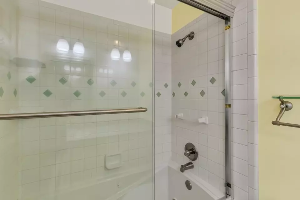 Bath - 8437 Cortadera Dr, Orangevale, CA 95662 photo 3 of 3