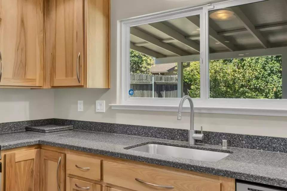 Kitchen - 8437 Cortadera Dr, Orangevale, CA 95662 photo 5 of 6
