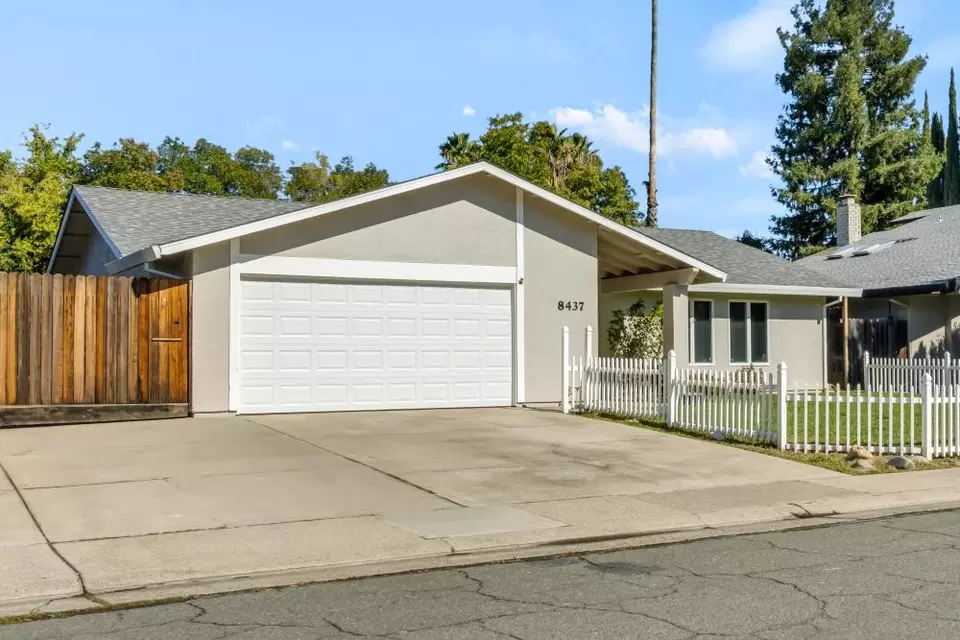 Exterior - 8437 Cortadera Dr, Orangevale, CA 95662 photo 3 of 10